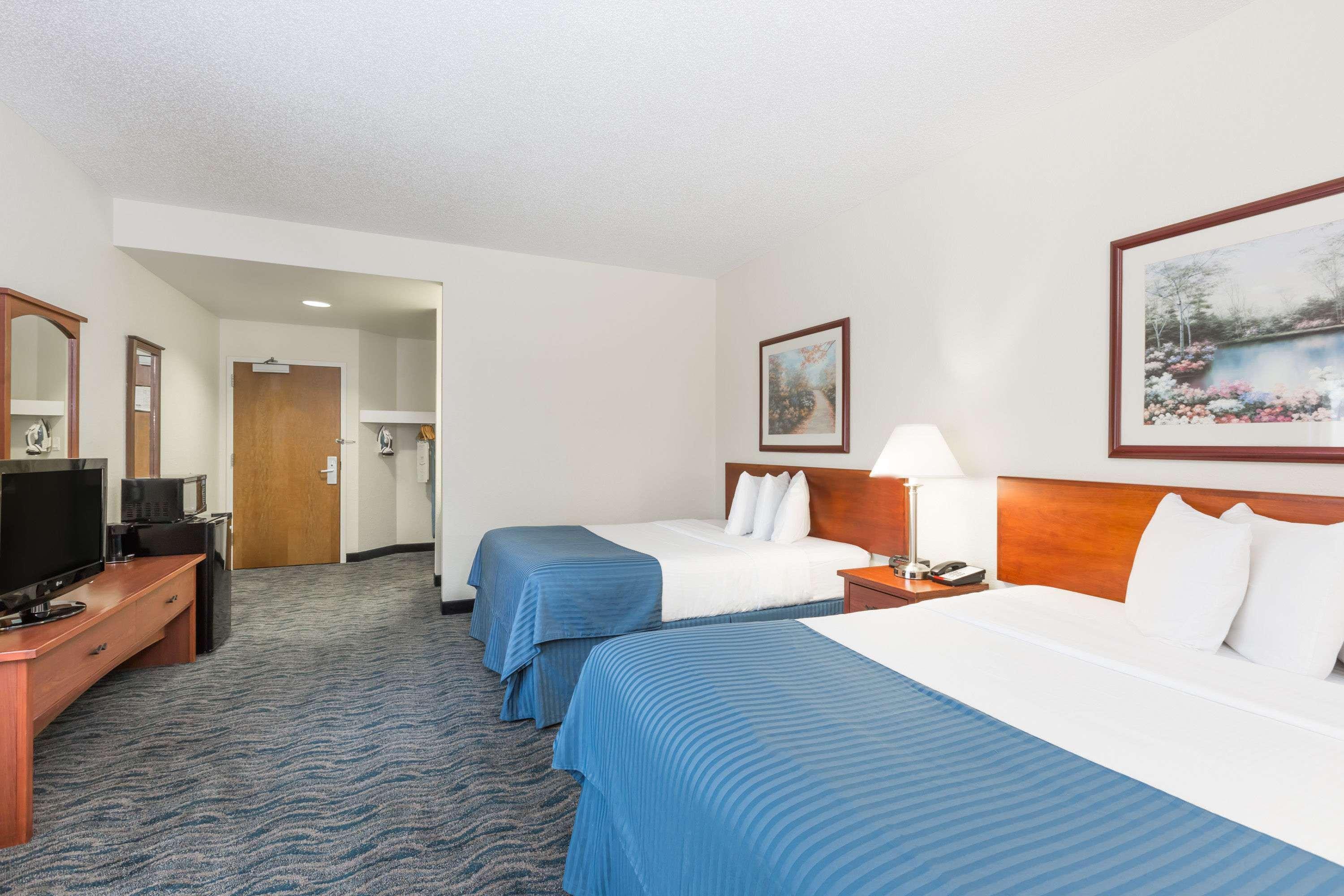 Hotel Baymont By Wyndham Des Moines Airport Zewnętrze zdjęcie