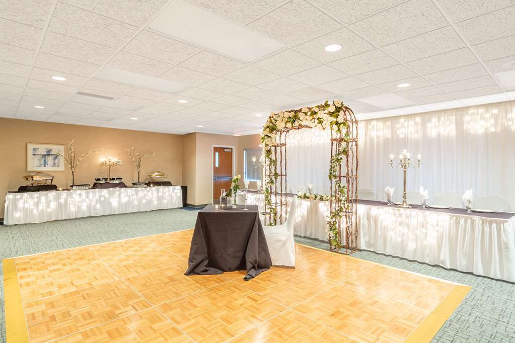 Hotel Baymont By Wyndham Des Moines Airport Udogodnienia zdjęcie